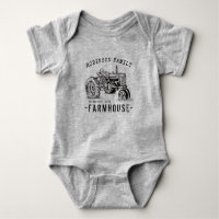 Familienname Bauernhof Rustikaler Vintager Traktor