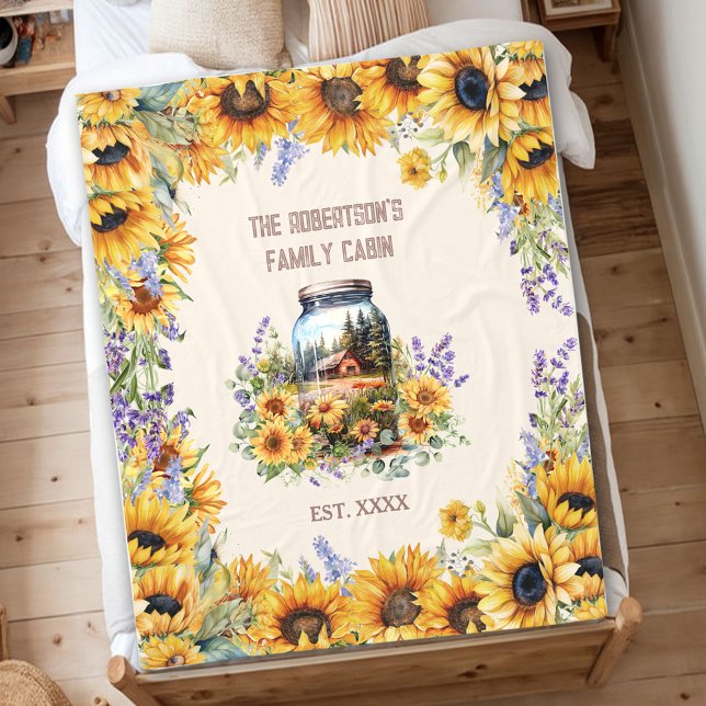 Familienname Hütte Bauernhof Wald Sonnenblumen Fleecedecke (Family Name Cabin Farmhouse Forest Sunflower Fleece Blanket)
