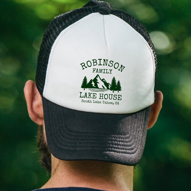 Familienname Lake House Forest Green Silhouette Truckerkappe (Lake House, Cabin or other desired text. Several colors to choose from)