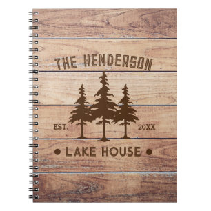 Familienname Lake House Pine Trewood Personalisier Notizblock