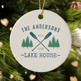 Familienname Lake House Rustikale Oars Pine Trees Keramik Ornament
