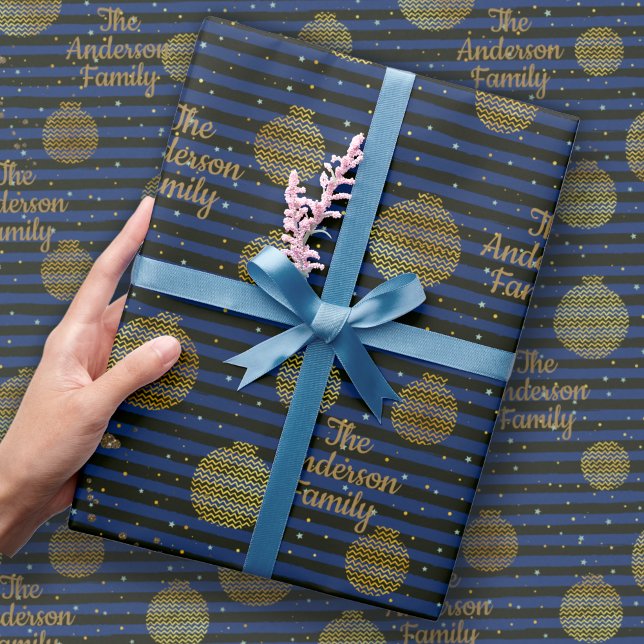 Familienname Moderne Navy Black Gold Weihnachten Geschenkpapier (Von Creator hochgeladen)