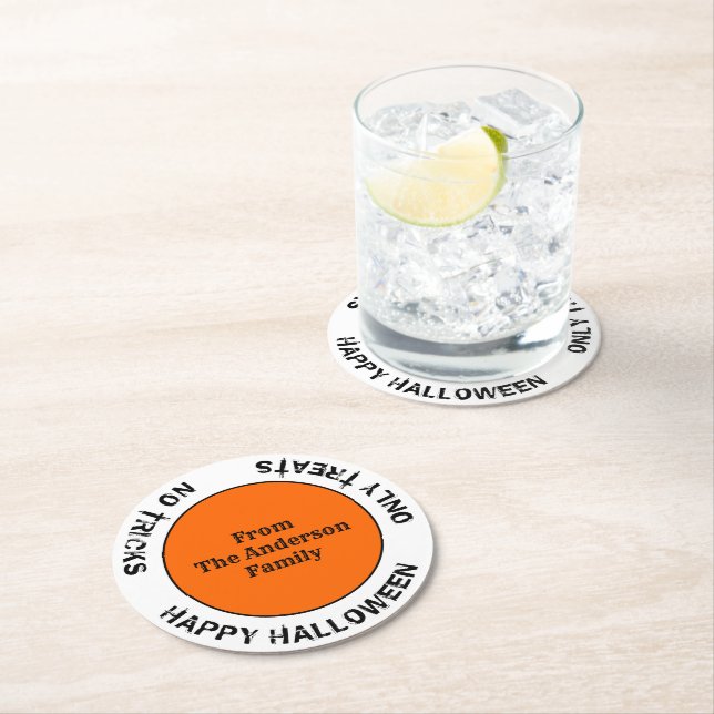 Familienname Moderne Typografie Happy Halloween Runder Pappuntersetzer (Vor Ort)