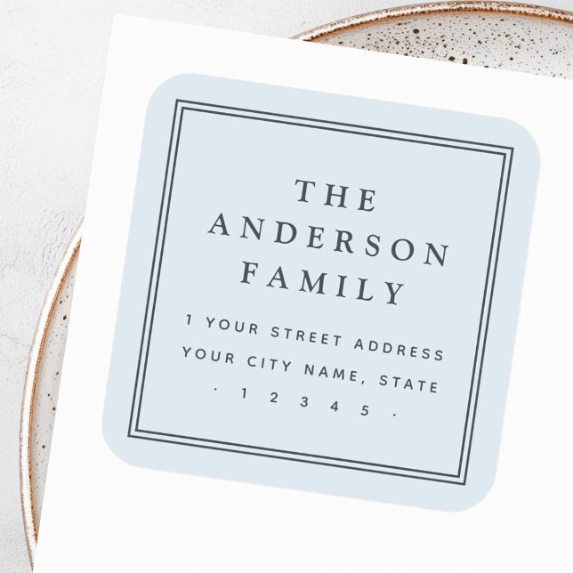 Familienname Randleuchte staubblaue Rücksendeadres Quadratischer Aufkleber (Family name border light dusty blue return address square sticker)