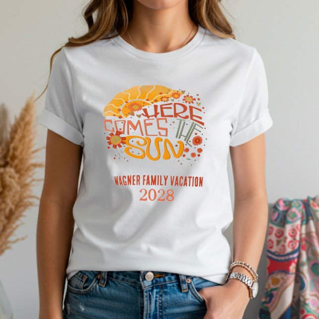 Familienurlaub Hier kommt das Sonnenangebot T-Shirt (Von Creator hochgeladen)