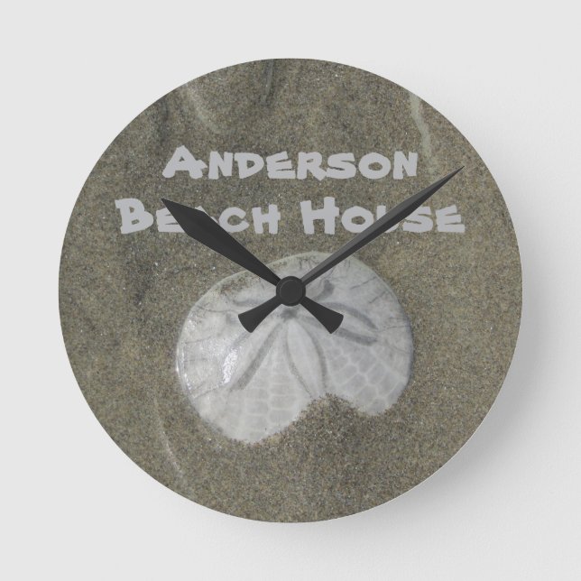 Family Beach House Sand Dollar Foto Coastal Zuhaus Runde Wanduhr (Vorderseite)