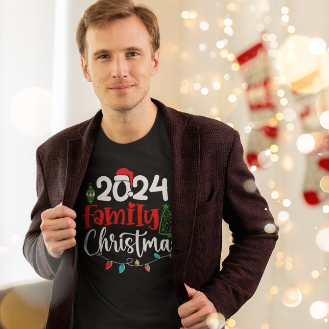Family Christmas 2024 – Festive Holiday  T-Shirt (Von Creator hochgeladen)