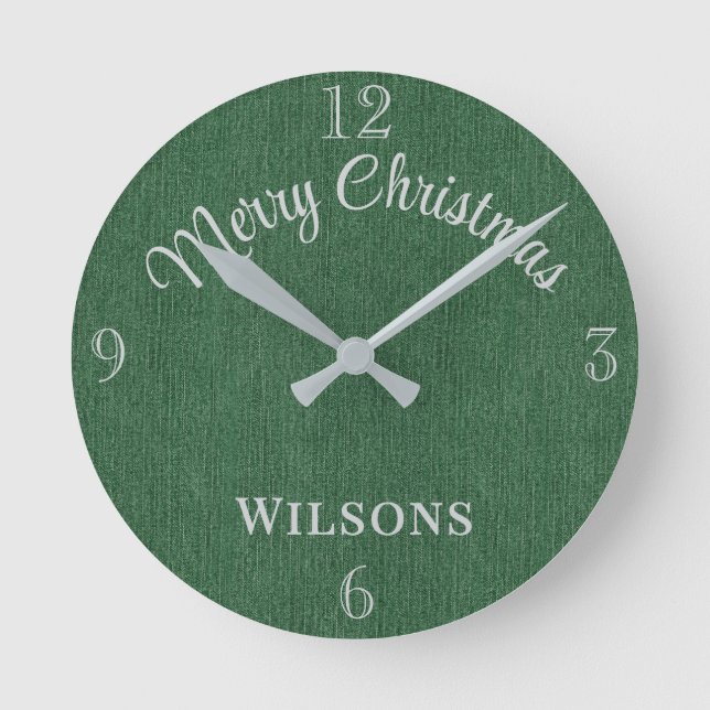 Family Name Merry Christmas Green Denim Print 8-in Runde Wanduhr (Vorderseite)