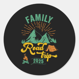 Family Road Trip 2025 Camping Crew Urlaub Holida Runder Aufkleber