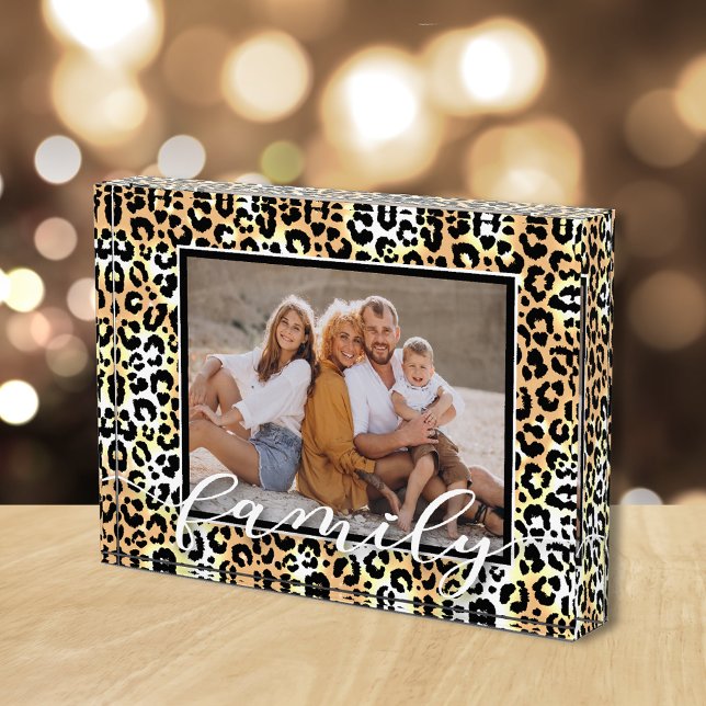 FAMILY Script Overlay Leopard Tiermuster Fotoblock (Von Creator hochgeladen)