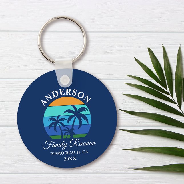 Family Wiedersehen Summer Beach Palm Trees Blue Schlüsselanhänger (Customize to change text size, style or background color.)