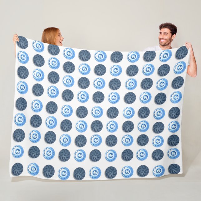 Fancy Blaue Nähknöpfe Muster auf Weiß Fleecedecke (Beispiel)