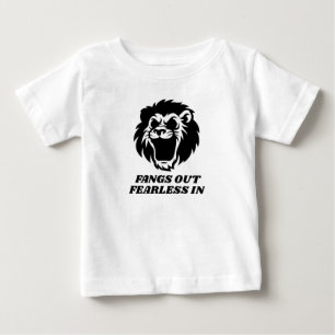 Fangs sind furchtlos in baby t-shirt