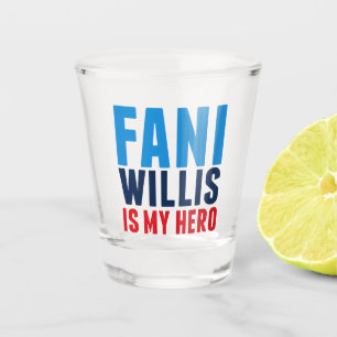 Fani Willis ist My Hero Schnapsglas