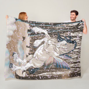 Fantaasie-Kunst mit Clyde-Pferd und Fee Fleecedecke