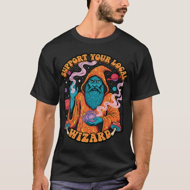Fantasie Fee sitzt mit rotem Drachen T-Shirt (Vorderseite)
