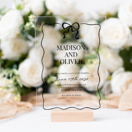 Fantasievolle schwarze Fliege Hochzeit Acryleinladungen