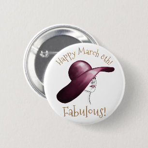 Fantastisch! Elegante Frau mit Happy März 8. Button
