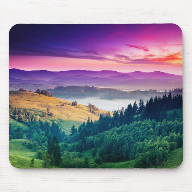 Fantastische Bergwelt am Morgen. überwältigt Mousepad (Vorne)