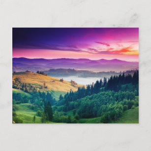 Fantastische Bergwelt am Morgen. überwältigt Postkarte