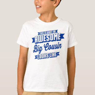 Fantastischer großer Cousin schaut Gleiches T-Shirt