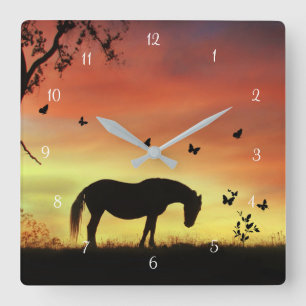 Fantasy Horse und Schmetterlinge Quadratische Wanduhr