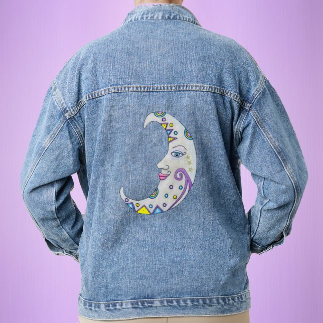 Fantasy Moon farbenfrohe Dekoration mit Gesichtsst Jeansjacke (Fantasy white crescent moon with pretty face with purple, blue and yellow accents on denim jacket.)