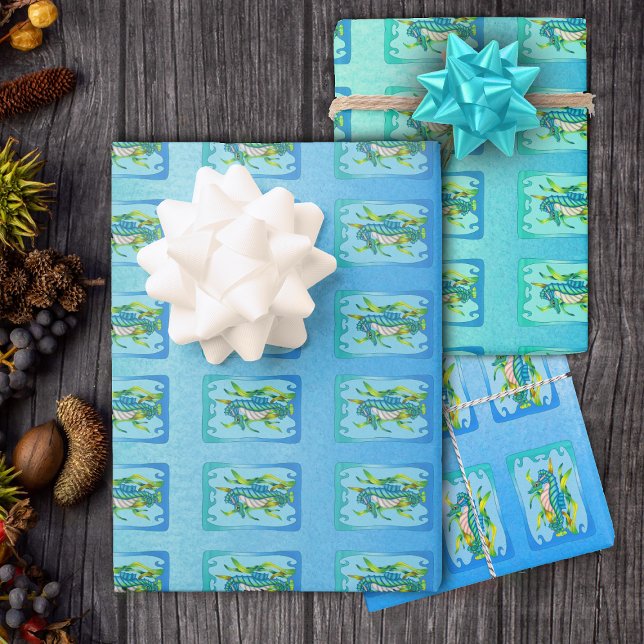 Fantasy Seepferd Typ Dragon Blues Grüntöne Algen Geschenkpapier Set (Fantasy seahorse dragon in blues and greens in frame with seaweed gift wrapping sheets various hues.)
