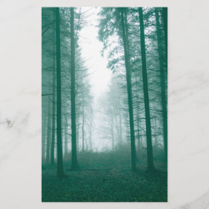Fantasy-Wald mit Nebel in Grün Briefpapier