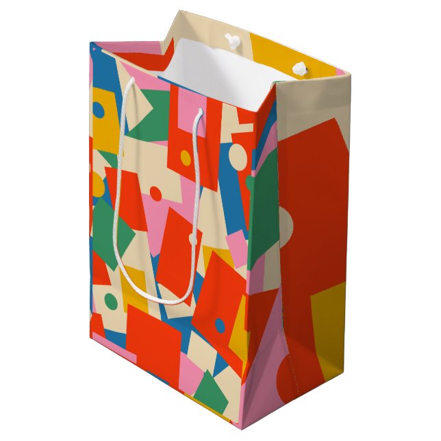 Farbenfrohe 80er Geometric Abstrakt Modern Pattern Mittlere Geschenktüte (Vorderseite Schrägansicht)