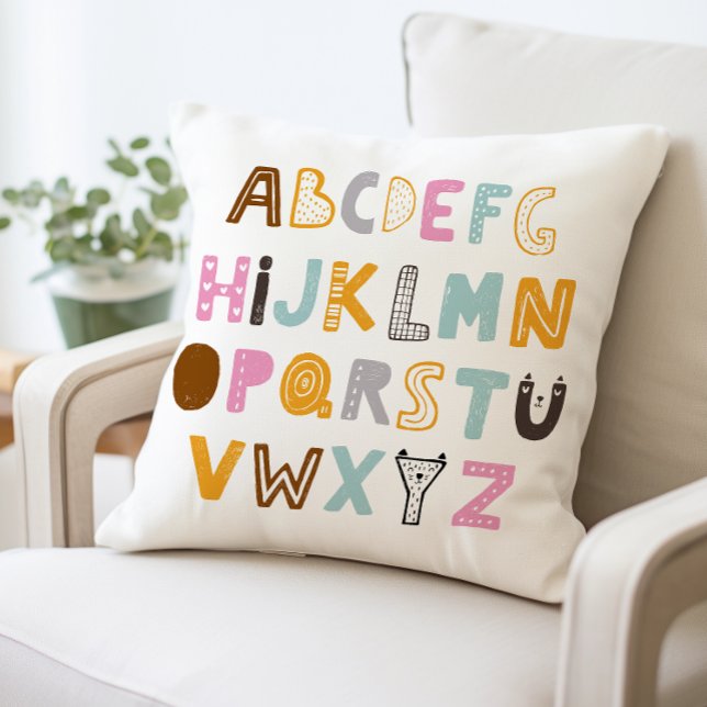 Farbenfrohe Alphabet Letters Pillow, ABC Kissen (Von Creator hochgeladen)
