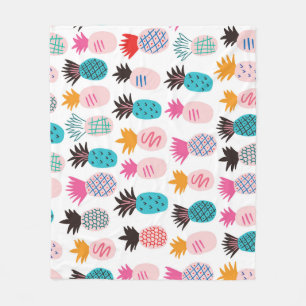Farbenfrohe Ananas-Blätter, tropisches Doodle. Fleecedecke