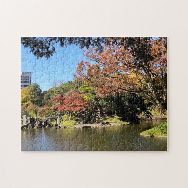 Farbenfrohe Bäume Landschaft im japanischen Garten Puzzle (Horizontal)