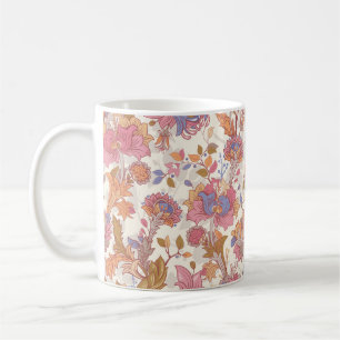 Farbenfrohe Blume im Hintergrund. Gentle nahl Kaffeetasse