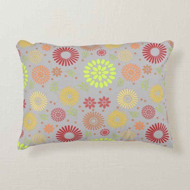 Farbenfrohe Blume in warmen Farbtönen Dekokissen (Vorderseite)