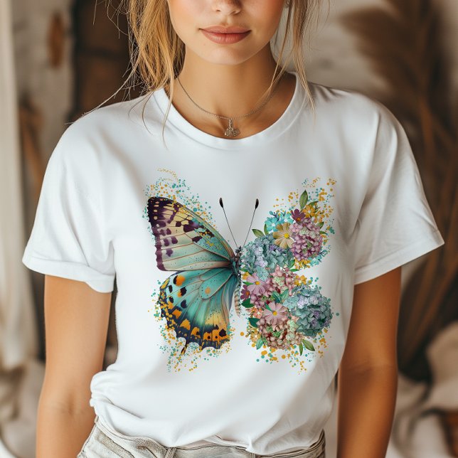 Farbenfrohe Blütenschmetterlinge T-Shirt (Show off your style with our butterfly floral t-shirt. Unique, chic, and effortlessly cool!)