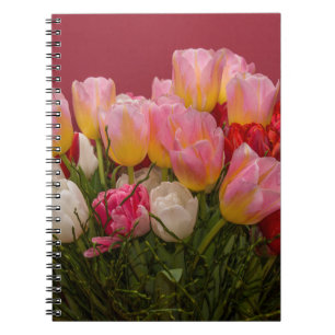 Farbenfrohe Bouquet von Tulips Spiral Notebook Notizblock