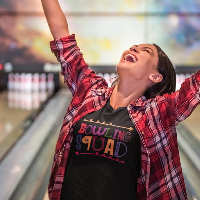 Farbenfrohe Bowling Squad T-Shirt (Cute and colorful, the perfect tee for bowling teams.)