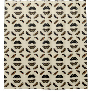 Farbenfrohe Butterfly-Medley auf Creme Background Duschvorhang