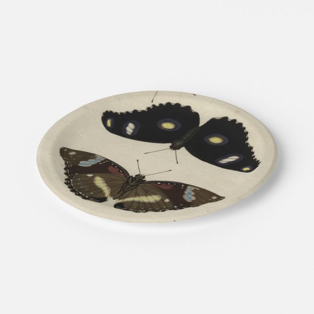 Farbenfrohe Butterfly-Medley auf Creme Background Pappteller (Schrägansicht)