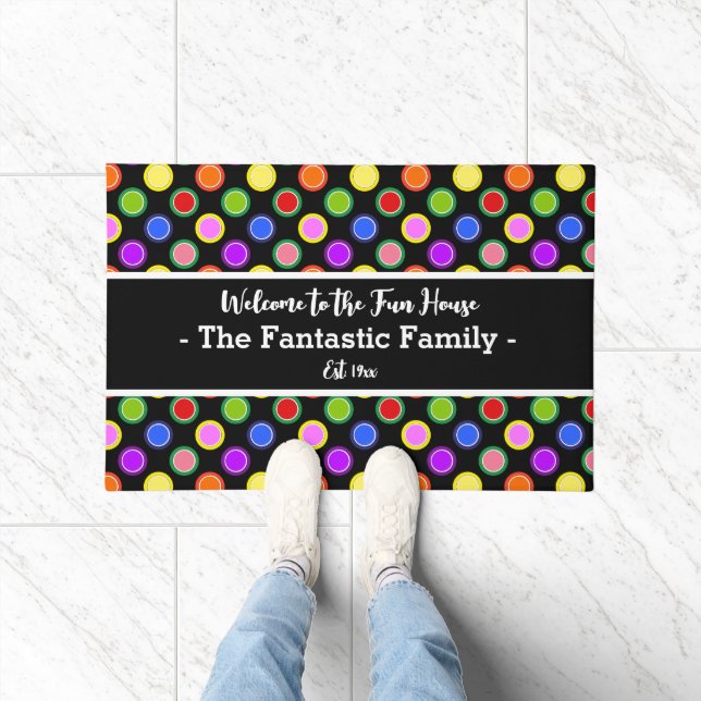 Farbenfrohe Candy Polka Dots auf schwarz Personali Fußmatte (Indoor)