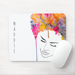 Farbenfrohe Dame funkelnde Haarfarbe Mousepad