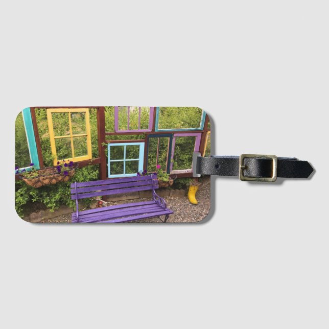 Farbenfrohe Dekoration aus Windows & Bench Garden Gepäckanhänger (Vorderseite (Horizontal))
