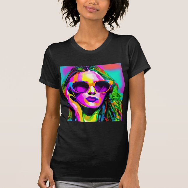 Farbenfrohe Digitale Kunst Hübsche Lady in Sonnenb T-Shirt (Vorderseite)