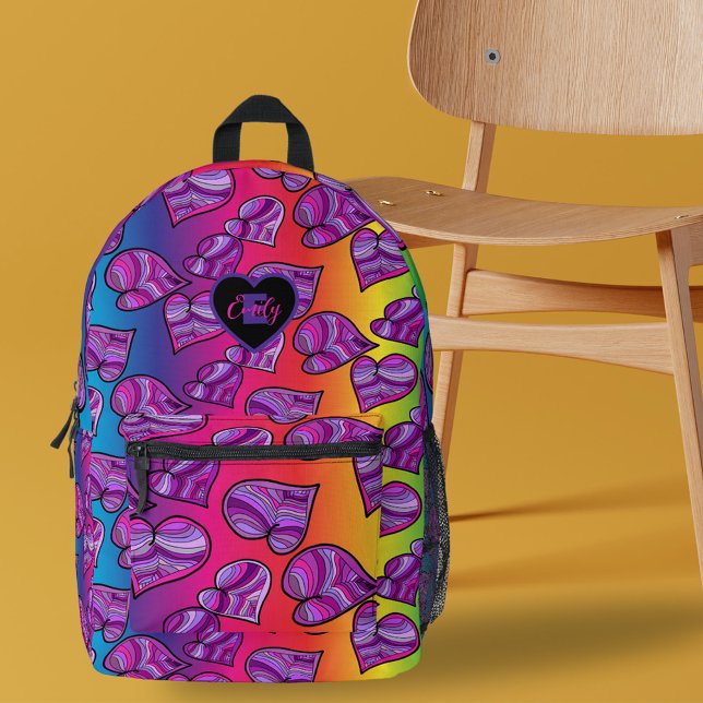 Farbenfrohe Doodle-Herzen auf Regenbogenfarbenbeze Bedruckter Rucksack (Von Creator hochgeladen)