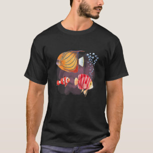 Farbenfrohe Fischkreaturen im tiefen Ozean und ein T-Shirt