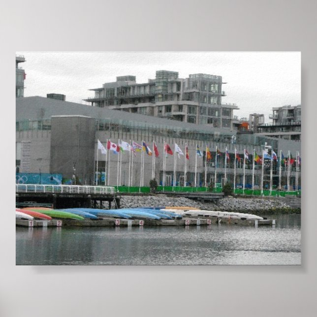 Farbenfrohe Flaggen und Kanus Poster (Vorne)