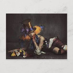 Farbenfrohe Frau verkleidet als Clown Postkarte