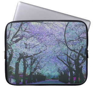 Farbenfrohe Frühlingskirche Blossom Landschaft Laptopschutzhülle