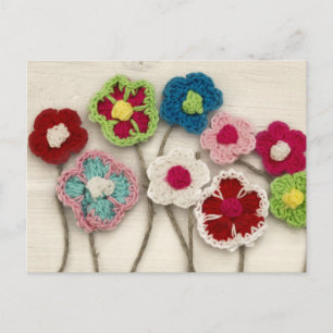 farbenfrohe gehäkelte Blumen Postkarte